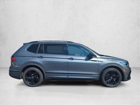 Used 2024 Volkswagen Tiguan SE R-Line FWD image 6