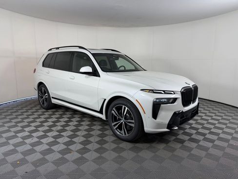 Used 2027 BMW X7 xDrive40i AWD/4WD image 7