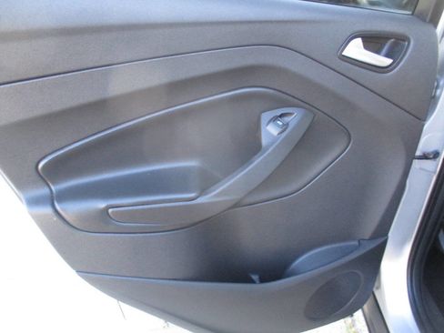 Used 2017 Ford Escape SE image 38