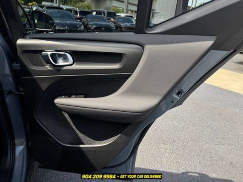 Used 2022 Volvo XC40 T5 R-Design w/ Climate Package AWD/4WD image 32