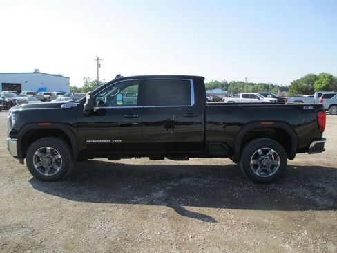 New 2026 GMC Sierra 2500 SLE w/ SLE Value Package; AWD/4WD image 9