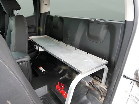 Used 2020 Chevrolet Colorado LT w/ Safety Package image 11