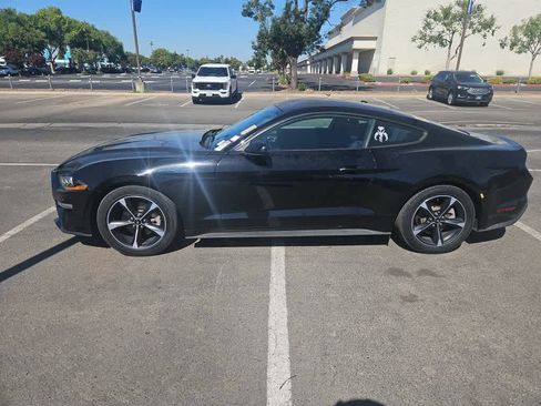 Used 2020 Ford Mustang Coupe RWD image 4