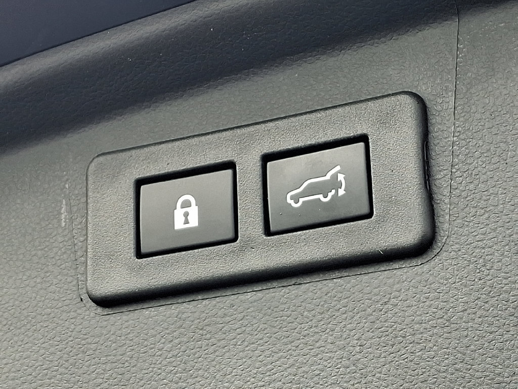 Used 2023 Subaru Outback Touring XT AWD/4WD image 30