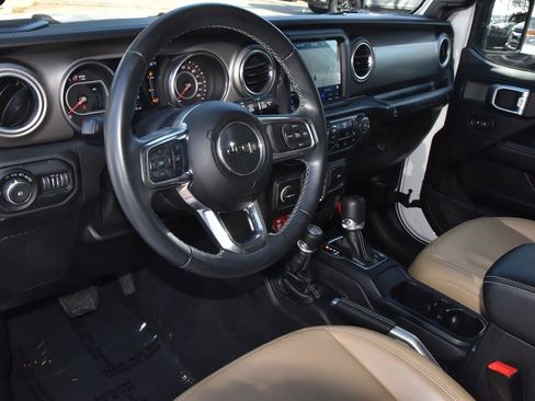 Used 2018 Jeep Wrangler Unlimited Rubicon image 32