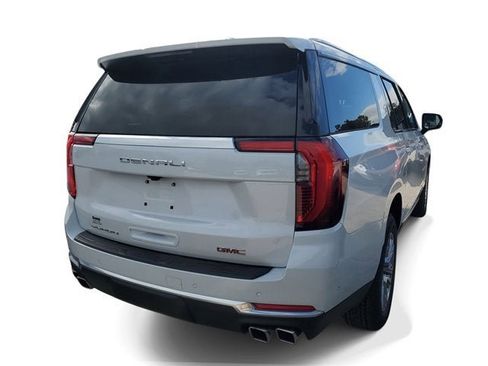 New 2026 GMC Yukon XL Denali image 5