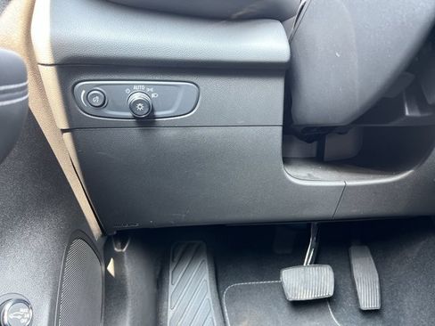 Used 2022 Buick Envision Preferred FWD image 18