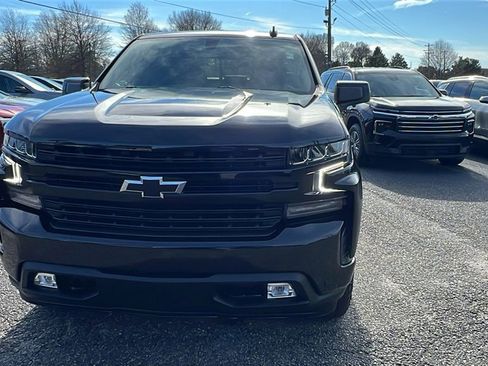 Certified 2022 Chevrolet Silverado 1500 RST image 2