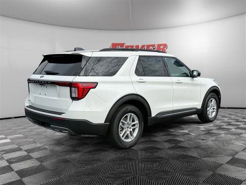 New 2025 Ford Explorer Active w/ Active Comfort Package image 7