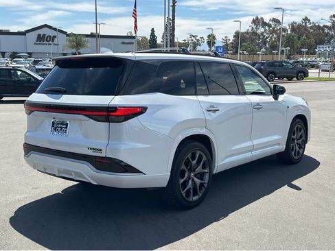 New 2026 Lexus TX 500h AWD image 6