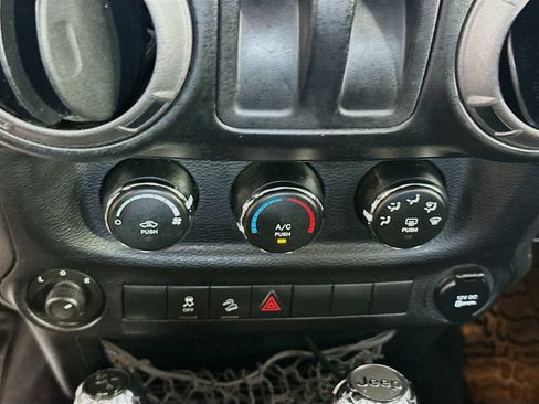 Used 2014 Jeep Wrangler Sport w/ Quick Order Package 24S AWD/4WD image 14