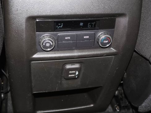 Certified 2023 Chevrolet Traverse LT image 12