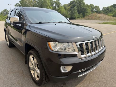 Used 2011 Jeep Grand Cherokee Overland AWD/4WD image 3