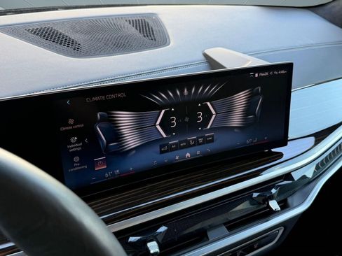 Certified 2025 BMW X7 xDrive40i AWD/4WD image 28