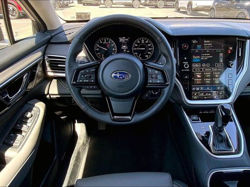 Certified 2025 Subaru Outback Onyx Edition image 5