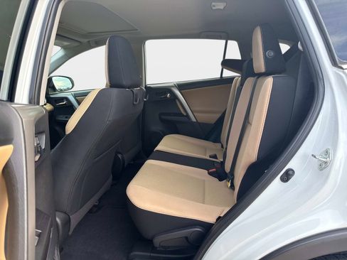 Used 2018 Toyota RAV4 XLE FWD image 14