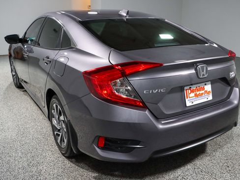 Used 2018 Honda Civic EX image 9
