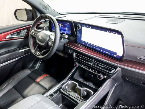 Used 2024 Chevrolet Traverse RS image 26