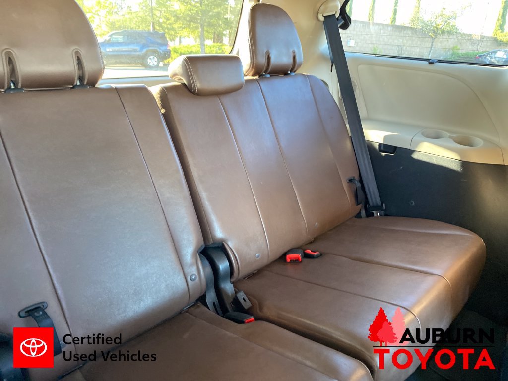 Certified 2019 Toyota Sienna Limited Premium w/ Carpet Mat Package AWD/4WD image 22