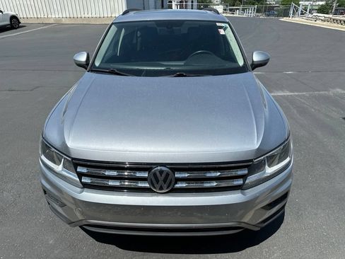 Used 2020 Volkswagen Tiguan SE w/ Panoramic Sunroof Package AWD/4WD image 2