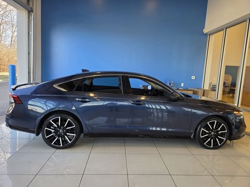 Used 2023 Honda Accord Touring image 5