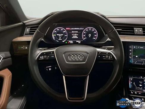 Used 2022 Audi e-tron Premium Plus w/ Premium Plus Package AWD/4WD image 19