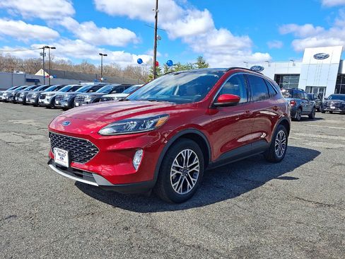 Used 2020 Ford Escape SEL image 4