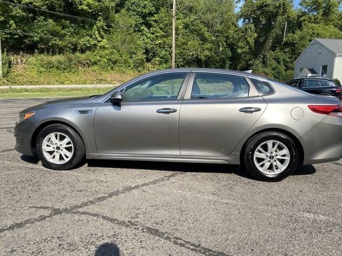 Used 2018 Kia Optima LX image 2