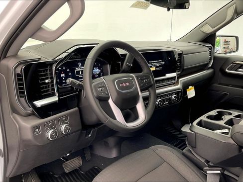 New 2026 GMC Sierra 1500 SLE image 4