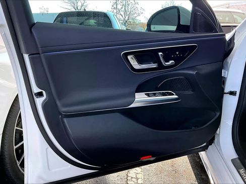 Used 2025 Mercedes-Benz E 350 Sedan image 21