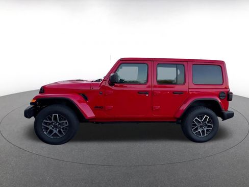 Used 2025 Jeep Wrangler Unlimited Sahara AWD/4WD image 8