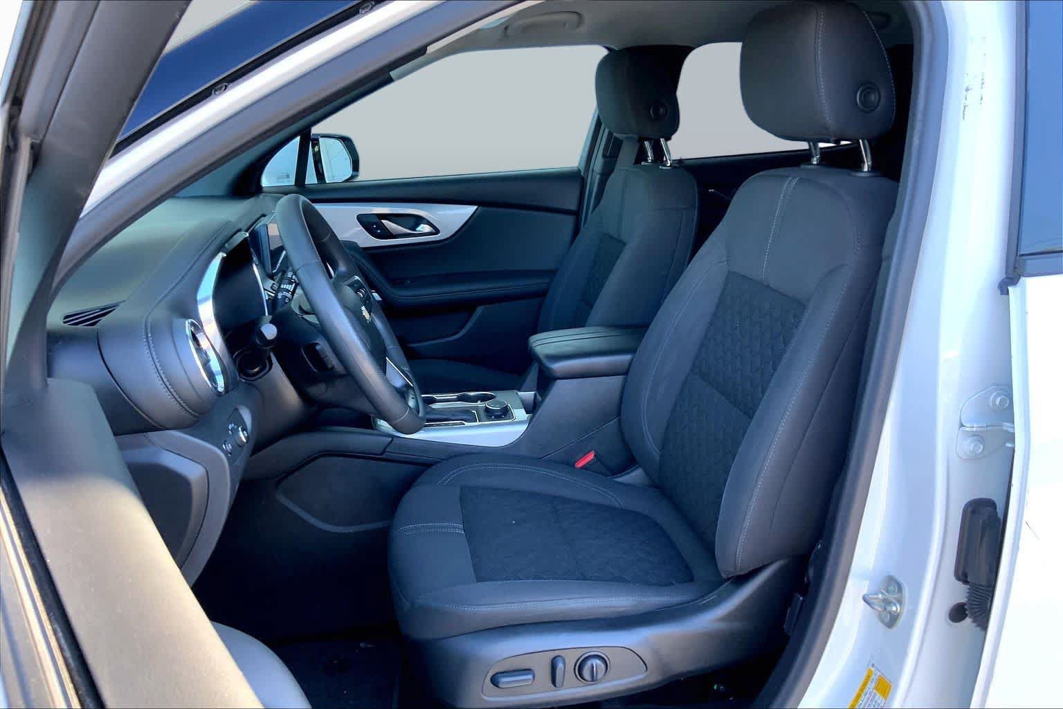 Used 2022 Chevrolet Blazer LT FWD image 7