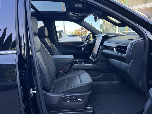 New 2026 GMC Yukon XL Denali w/ Denali Reserve Package AWD/4WD image 34