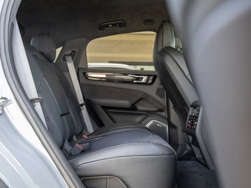 Used 2023 Porsche Cayenne Turbo GT AWD/4WD image 70
