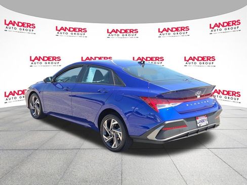 Used 2025 Hyundai Elantra SEL FWD image 5