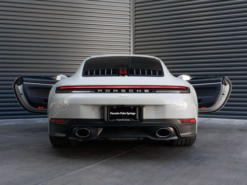 Certified 2025 Porsche 911 Carrera RWD image 31