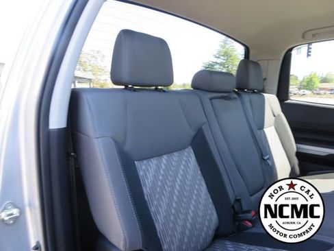 Used 2018 Toyota Tundra SR5 w/ SR5 Upgrade Package AWD/4WD image 62