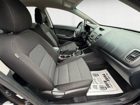Used 2017 Kia Forte LX image 14