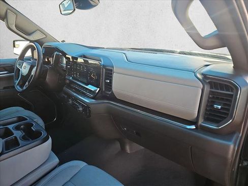 Used 2025 Chevrolet Silverado 1500 LT image 21