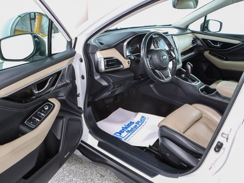 Used 2020 Subaru Outback Limited image 3