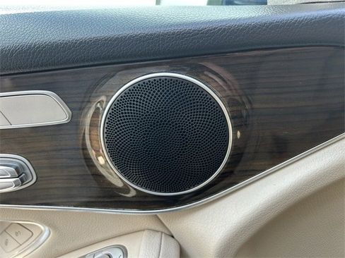 Used 2019 Mercedes-Benz GLC 300 4MATIC image 21