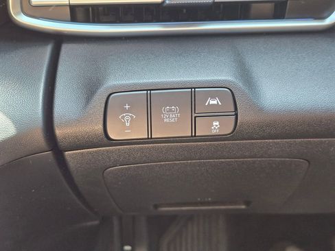 Used 2022 Hyundai Elantra Limited w/ Cargo Package FWD image 18
