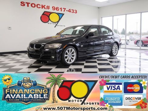 Used 2011 BMW 328i xDrive Sedan AWD/4WD image 1