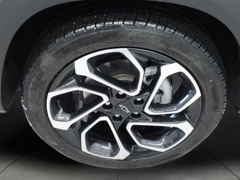 Used 2024 Chevrolet Trax RS FWD image 10