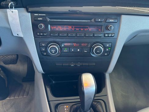 Used 2010 BMW 128i Convertible image 17