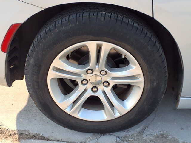 Used 2022 Dodge Charger SXT RWD image 8