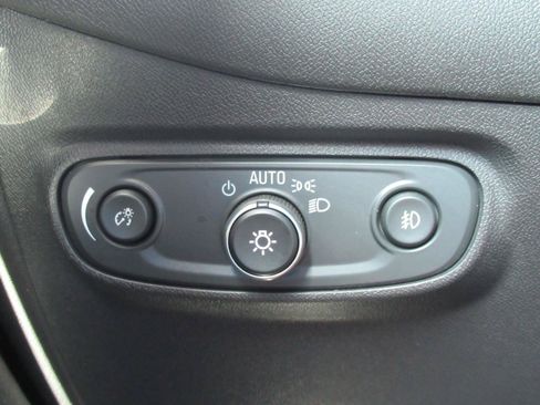 Used 2024 Chevrolet Equinox Premier FWD image 23