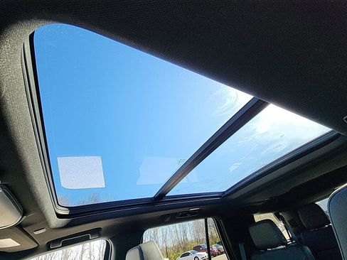 Certified 2024 Chevrolet Tahoe Z71 w/ Luxury Package image 26