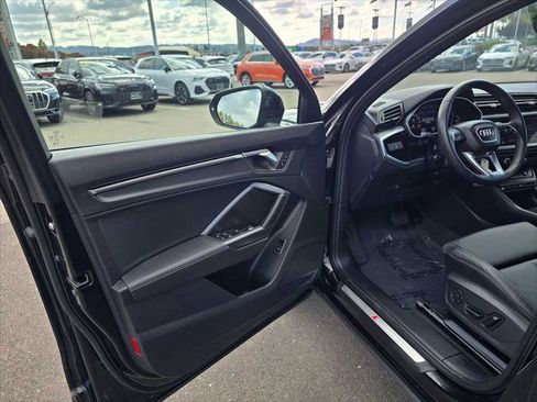 Used 2025 Audi Q3 2.0T Premium w/ Black Optic Sport Package AWD/4WD image 20
