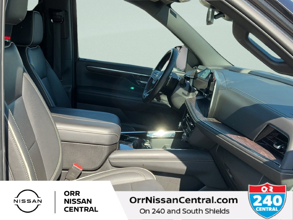 Used 2025 Chevrolet Tahoe Premier AWD/4WD image 11